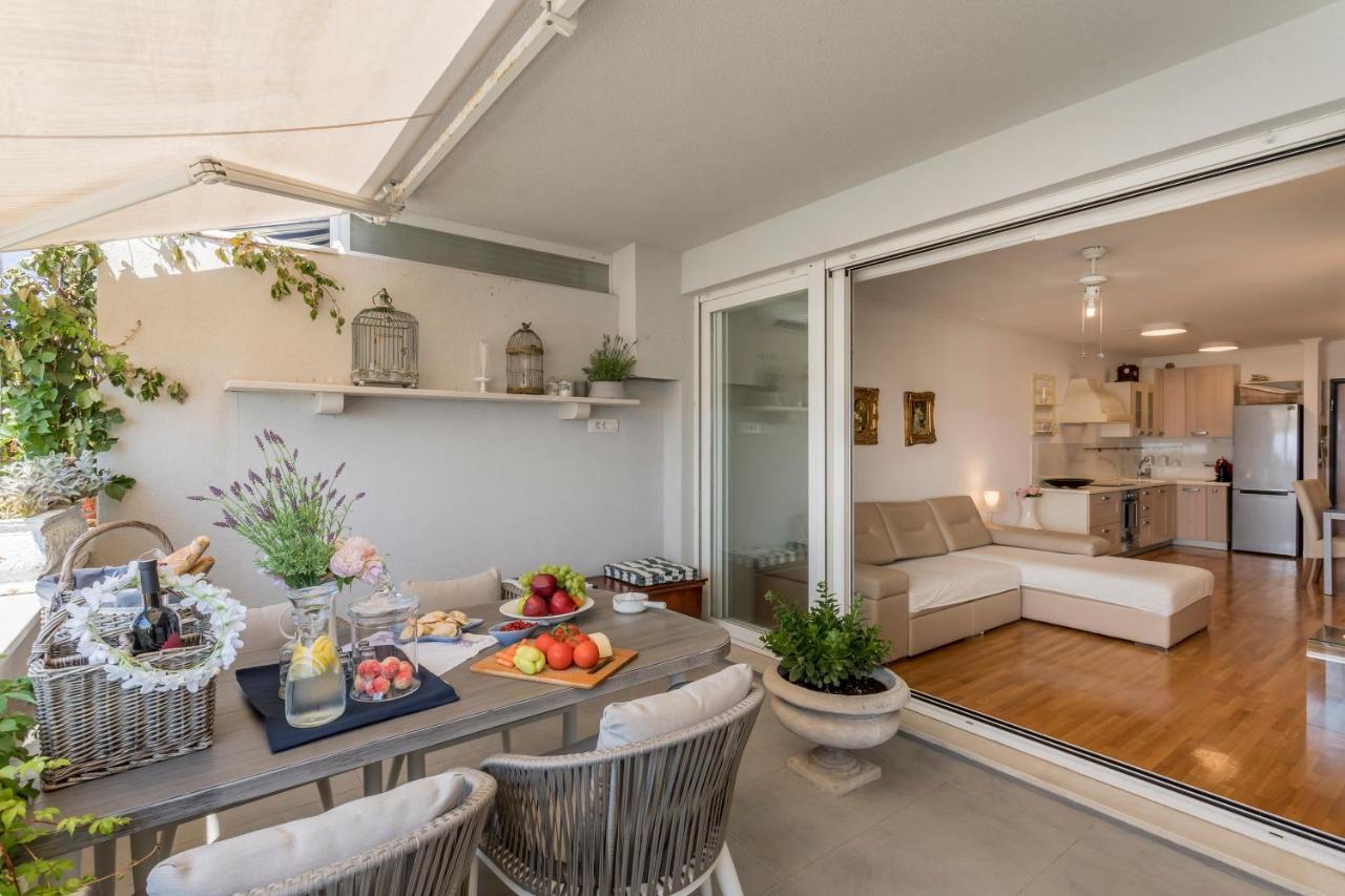 Velebis Superior Apartment - Luxurious One-Room Apartment With Jacuzzi - Prestigious Location By The Sea In The New City Center Of Znjan - Panoramic View Of The Sea And Islands - Free Garage Parking - Buralux Properties Σπλιτ Εξωτερικό φωτογραφία